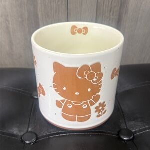 New Blue Sky Clayworks + Hello Kitty Flower Cream & Tan 5" Ceramic Planter